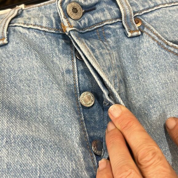 NWT Levi’s Wedgie Straight Women’s Jeans Denim Ripped Knee - Picture 7 of 11